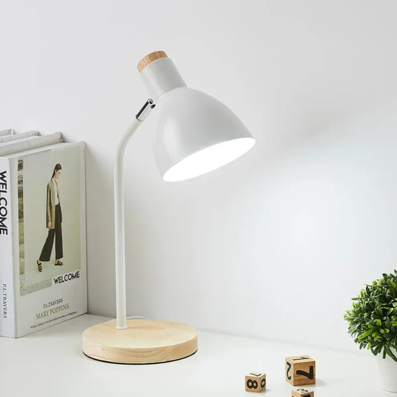 Naturora | Handgefertigte Tischlampe aus Holz